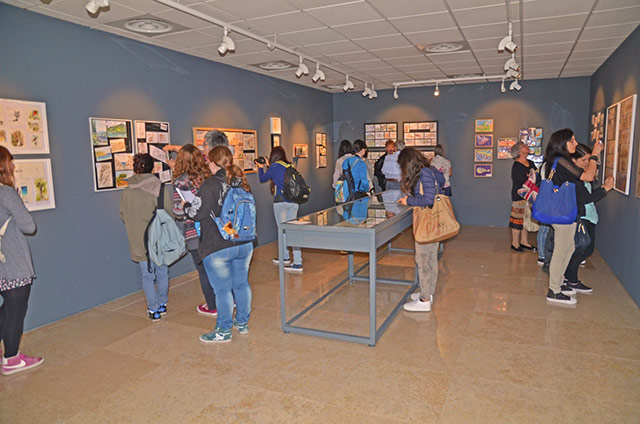 Mostra Matite in Viaggio 2014 - gli studenti slla mostra - immagine 2